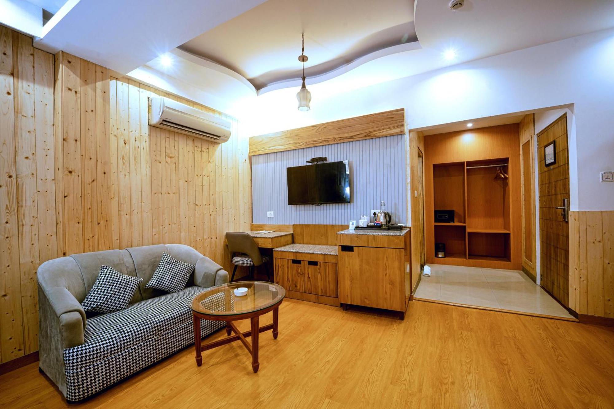 Hotel Grand Legacy Beacon, Dehradun Exterior foto