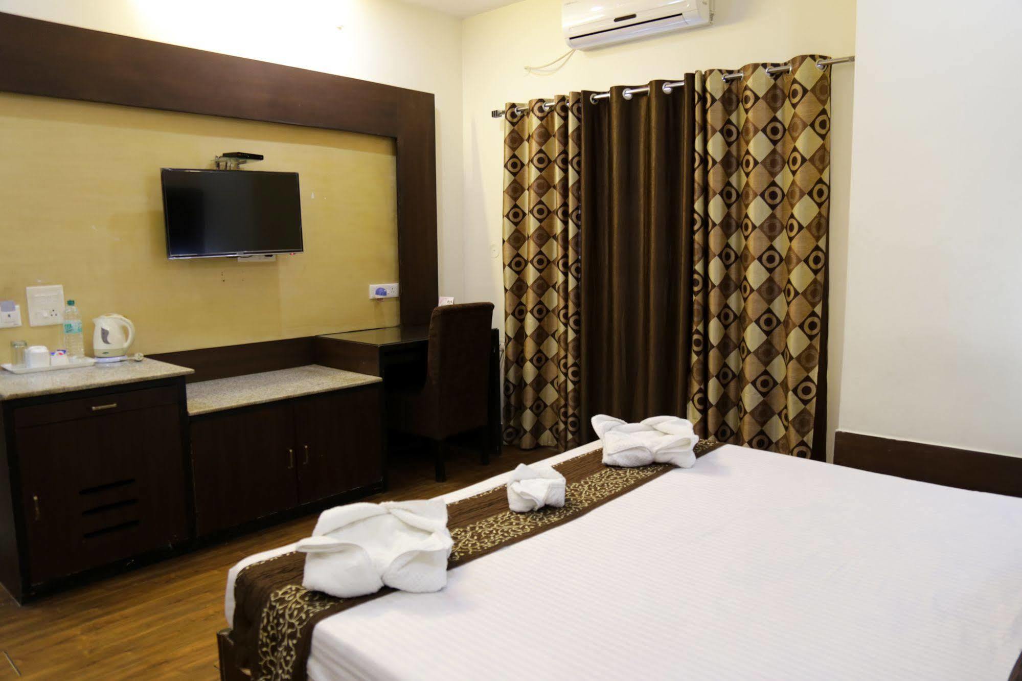 Hotel Grand Legacy Beacon, Dehradun Exterior foto