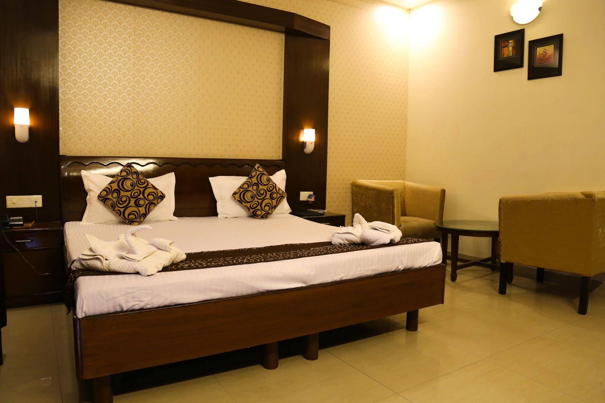 Hotel Grand Legacy Beacon, Dehradun Exterior foto